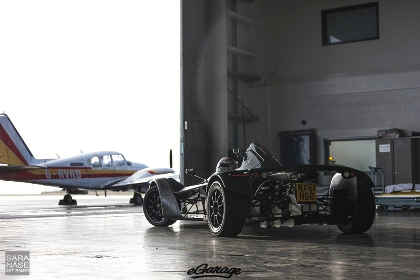 BAC-Mono-airport-hangar