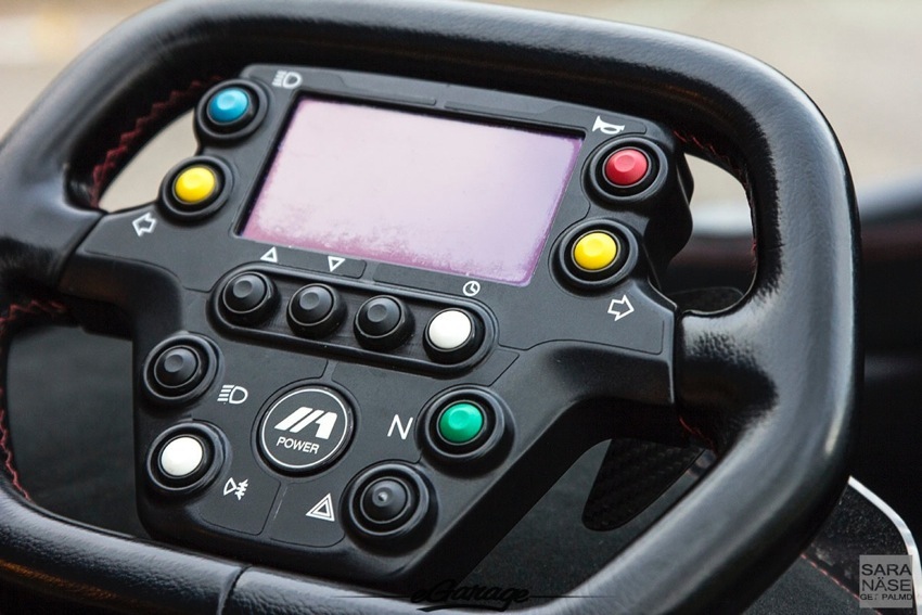 BAC-Mono-steering-wheel1
