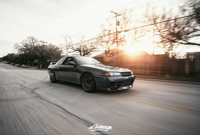 R32 skyline driving